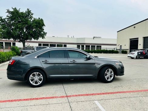 Used 2015 Ford Taurus SEL FWD image 9