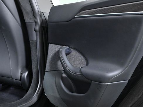 Used 2021 Tesla Model S Plaid image 28