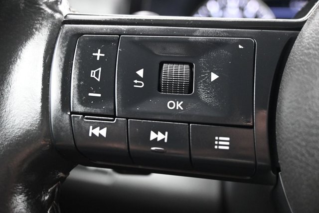 Used 2024 Nissan Pathfinder SV FWD image 22