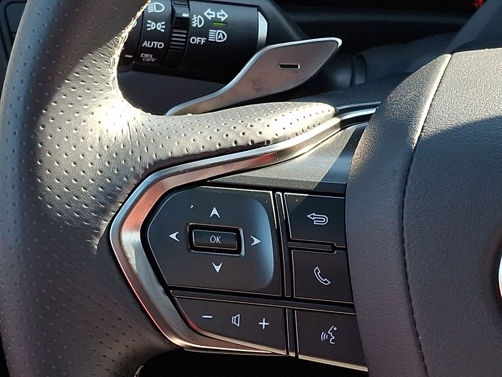 Used 2025 Lexus LX 700h F Sport w/ Accessory Package (Z1) AWD/4WD image 23