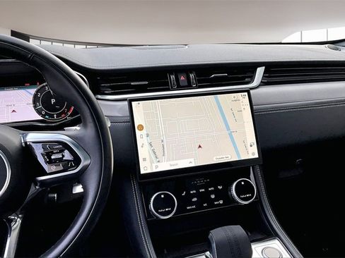 Used 2025 Jaguar F-PACE R-Dynamic S image 9