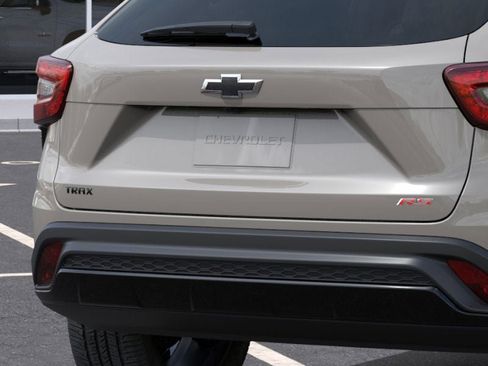 New 2026 Chevrolet Trax RS w/ Sunroof Package image 38