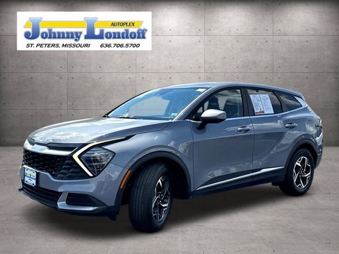 Used 2025 Kia Sportage LX FWD image 4