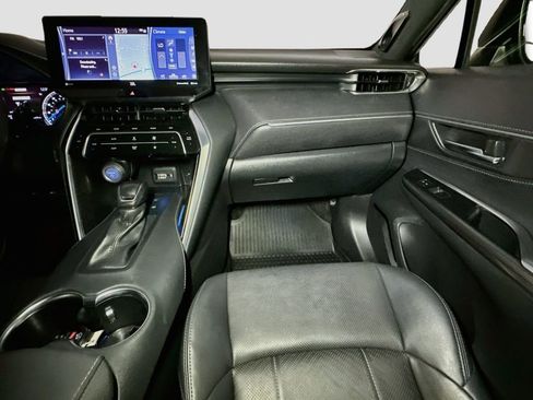 Used 2021 Toyota Venza Limited w/ Advanced Technology Package image 28