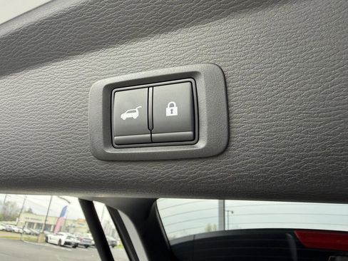 Used 2025 Mitsubishi Outlander SEL image 56