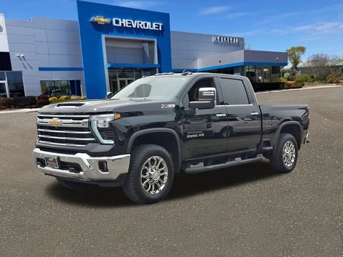 Used 2026 Chevrolet Silverado 2500 LTZ w/ LTZ Convenience Package AWD/4WD image 34