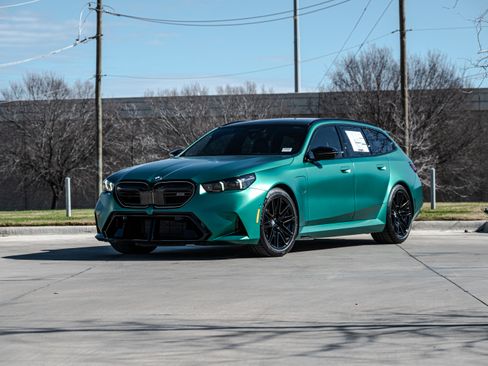 New 2026 BMW M5 Touring image 3