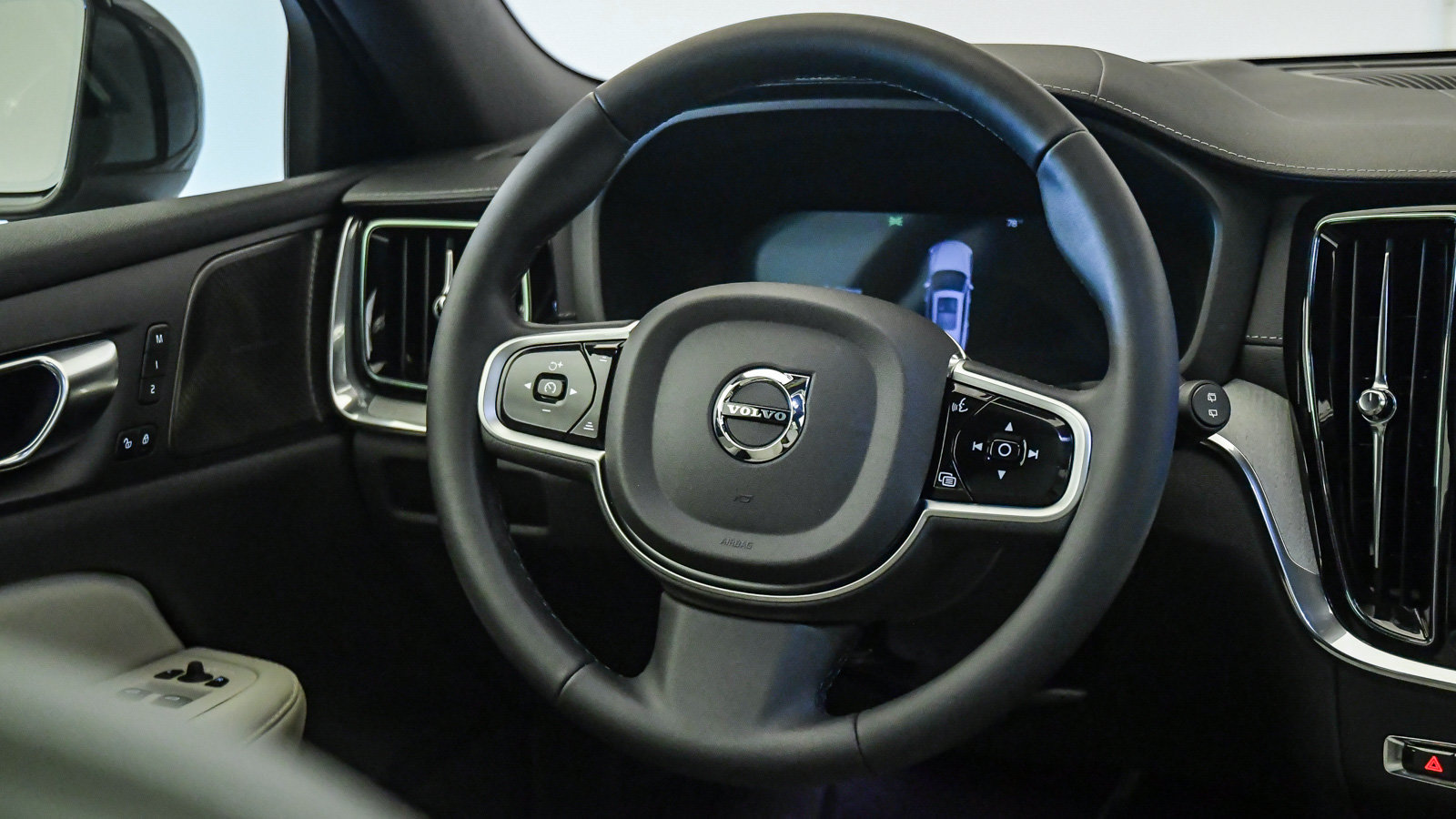 Certified 2025 Volvo V60 B5 Cross Country Ultra AWD/4WD image 13