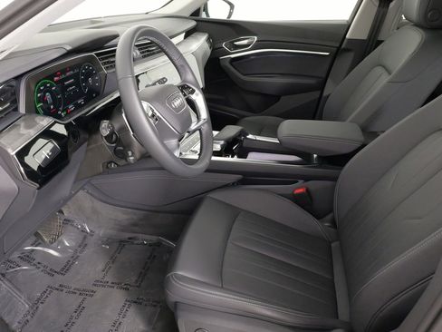 Used 2024 Audi Q8 e-tron Premium Plus w/ Premium Plus Package image 30