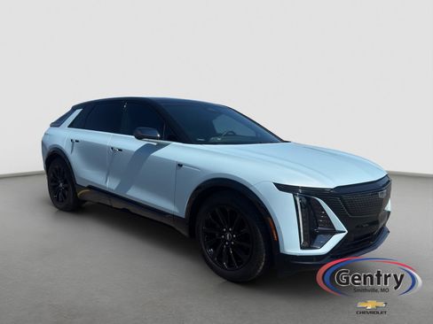 Used 2024 Cadillac Lyriq Sport w/ Nappa Leather Package AWD/4WD image 8
