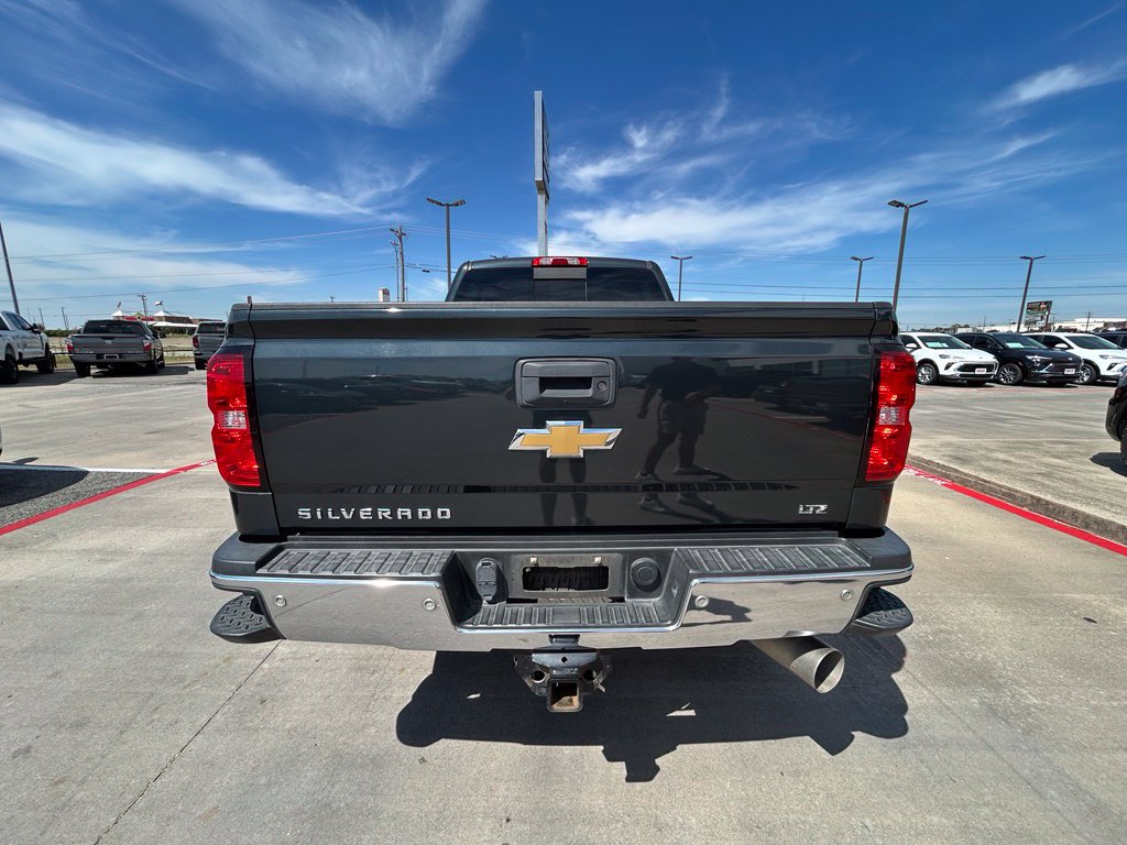 Used 2019 Chevrolet Silverado 2500 LTZ w/ Duramax Plus Package AWD/4WD image 3