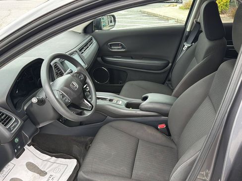 Used 2017 Honda HR-V EX image 9