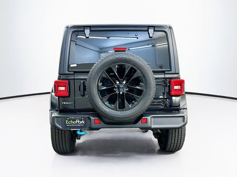 Used 2023 Jeep Wrangler Sahara image 7