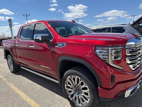 Used 2024 GMC Sierra 1500 Denali w/ Denali Reserve Package AWD/4WD image 6