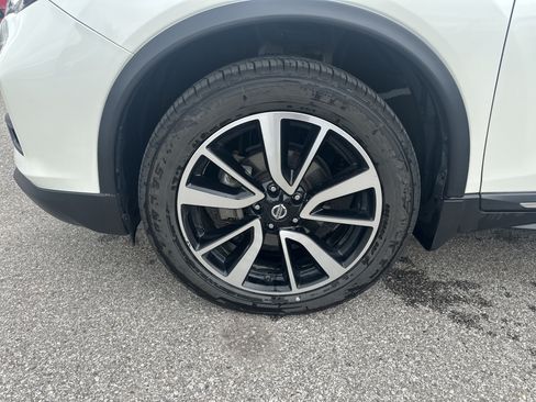 Used 2019 Nissan Rogue SL w/ Premium Package AWD/4WD image 7