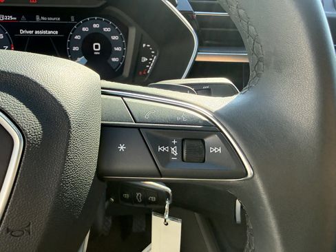 Used 2025 Audi Q3 2.0T Premium image 20