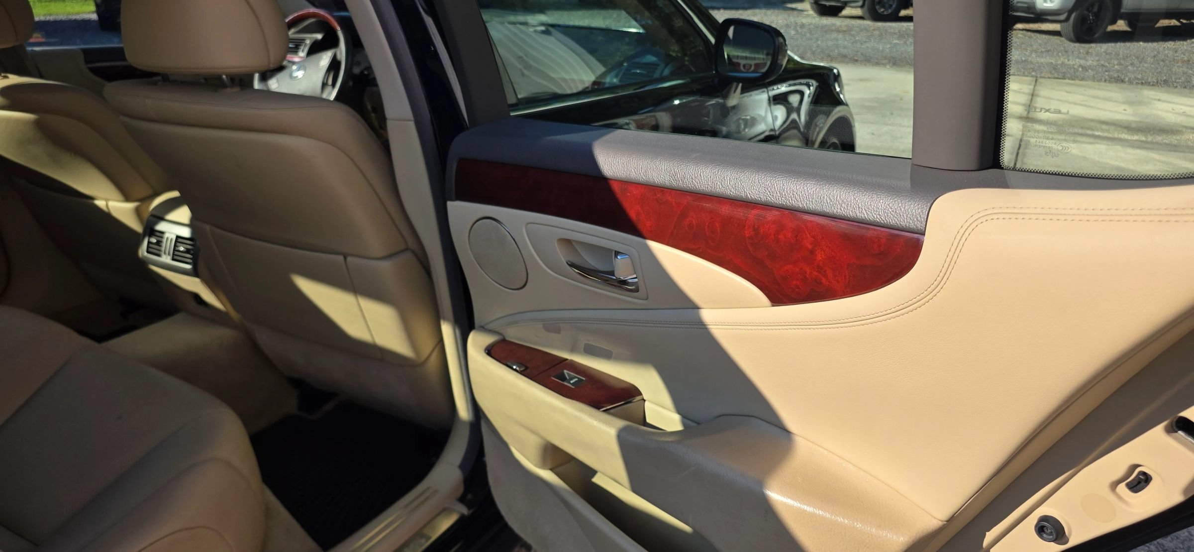 Used 2008 Lexus LS 460 w/ Comfort Pkg RWD image 16