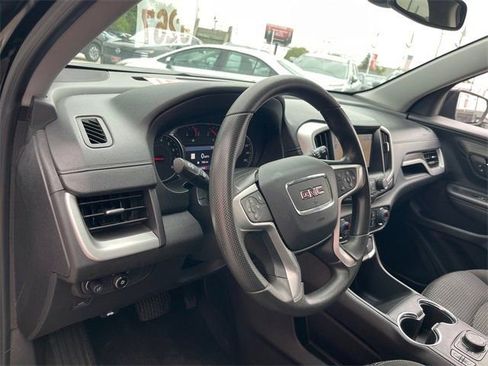 Used 2022 GMC Terrain SLE w/ Driver Convenience Package image 8