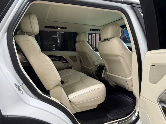 Used 2024 Land Rover Range Rover Long Wheelbase SE AWD/4WD image 8