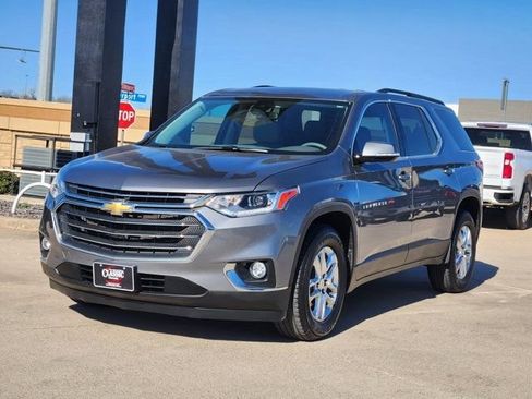 Used 2020 Chevrolet Traverse LT image 12