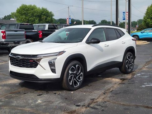 New 2026 Chevrolet Trax RS w/ Driver Confidence Package FWD image 4
