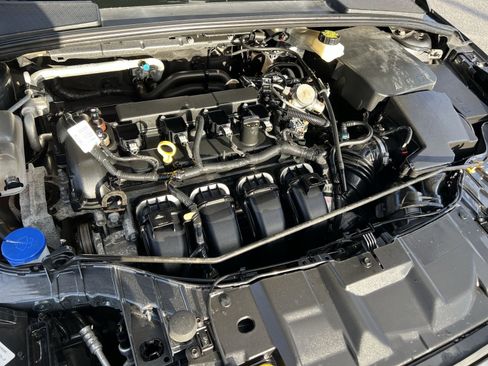 Used 2017 Ford Focus SE image 26