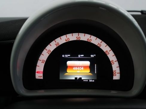 Used 2019 smart fortwo electric drive RWD image 16
