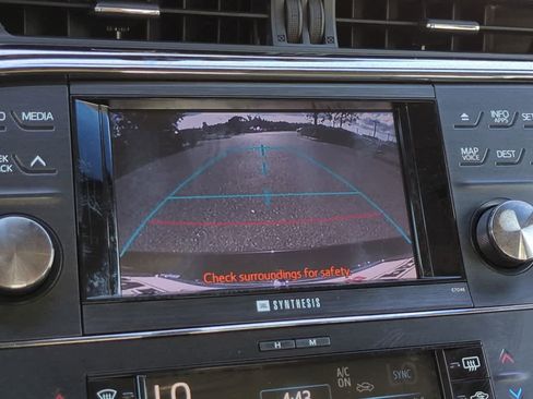 Used 2013 Toyota Avalon Limited image 20