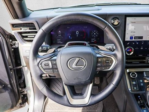 Used 2024 Lexus GX 550 w/ Accessory Package (Z1) AWD/4WD image 13