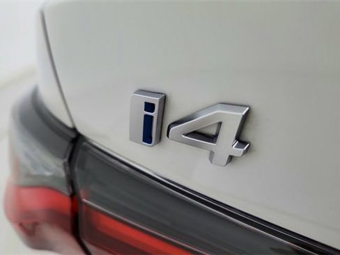 Used 2025 BMW i4 eDrive40 image 17