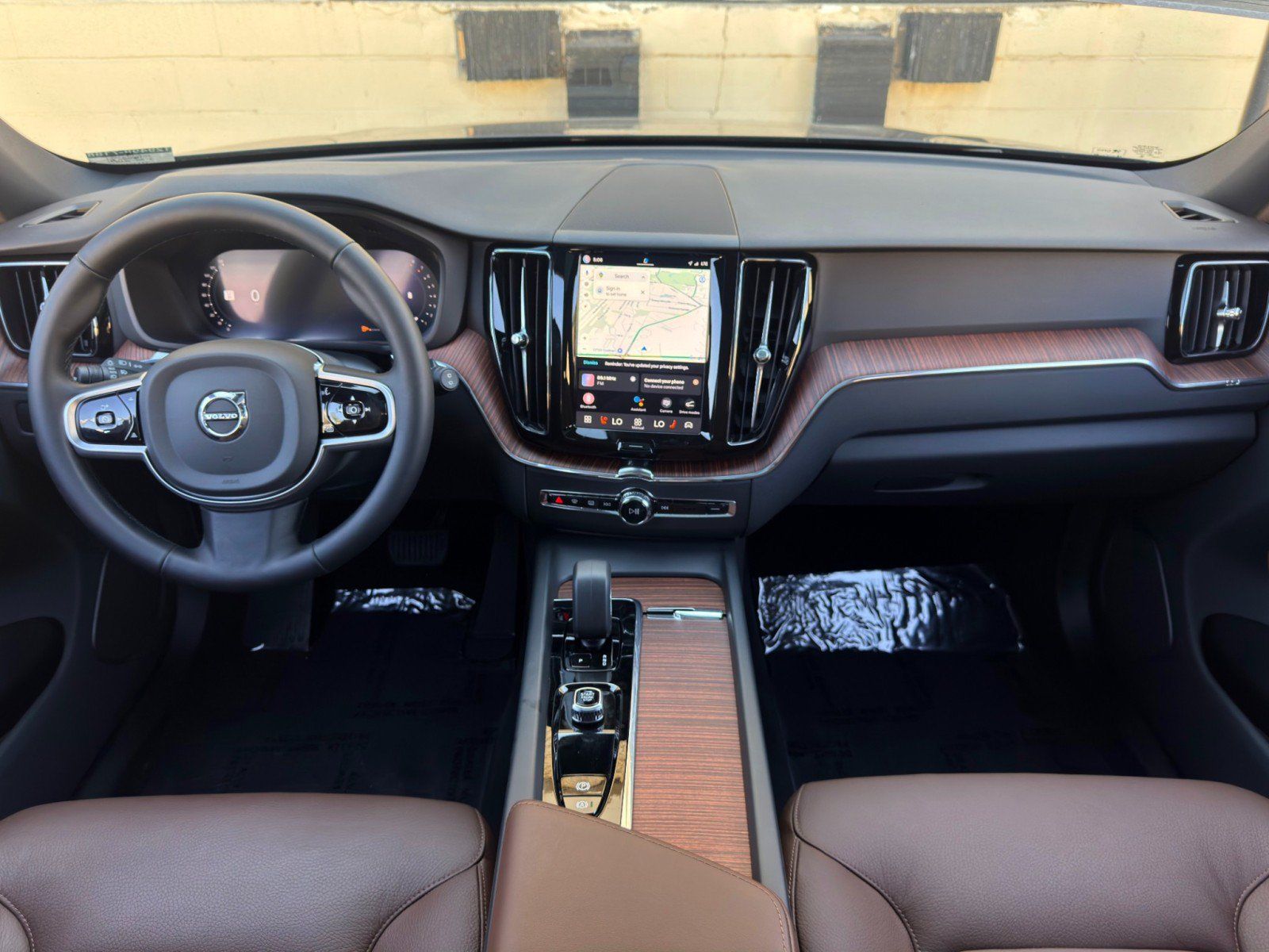 Used 2025 Volvo XC60 B5 Plus w/ Protection Package Premier AWD/4WD image 13