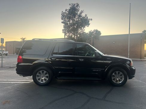Used 2004 Lincoln Navigator Luxury image 6