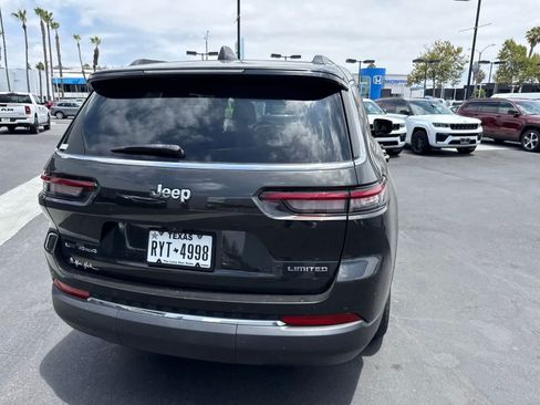 Used 2022 Jeep Grand Cherokee L Limited AWD/4WD image 15