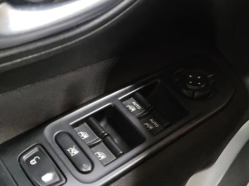 Used 2018 Jeep Renegade Sport w/ Power & Air Group image 27