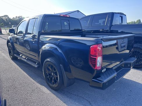 Used 2020 Nissan Frontier SV w/ Midnight Edition Floor Mats RWD image 7