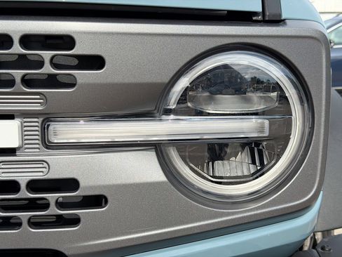 Used 2021 Ford Bronco Badlands image 9