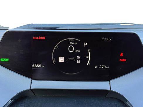 Used 2025 Toyota Prius XLE image 13