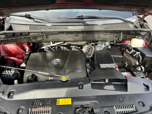 Used 2017 Toyota Highlander XLE image 29