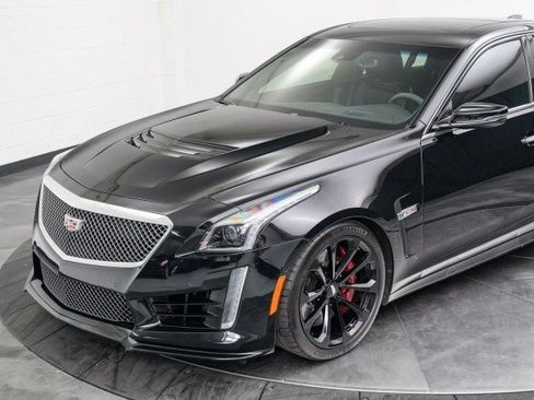 Used 2017 Cadillac CTS V w/ Luxury Package image 9