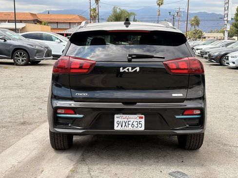 Used 2022 Kia Niro EX FWD image 3
