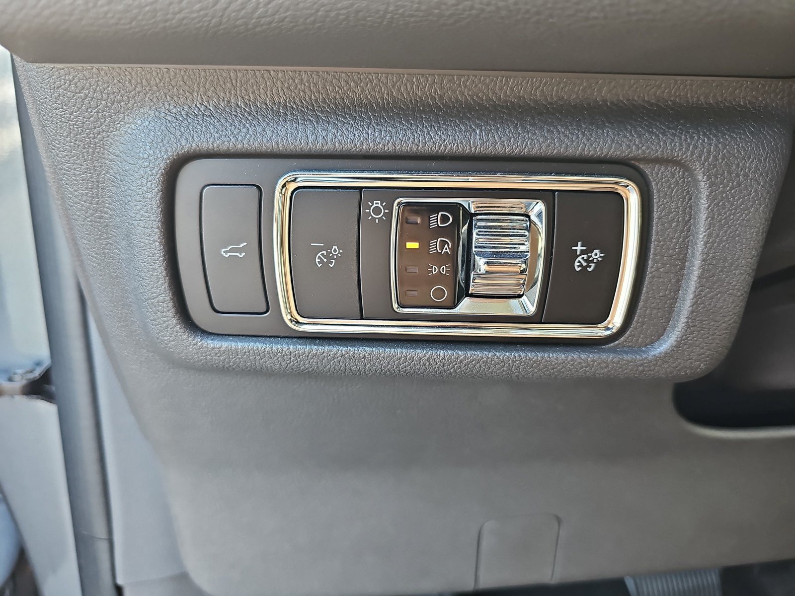 Used 2023 Lincoln Corsair FWD image 30