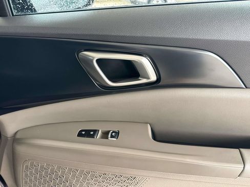 Used 2026 Kia Carnival FWD image 14