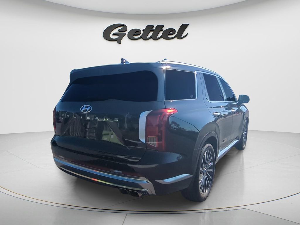Certified 2024 Hyundai Palisade Calligraphy FWD image 5