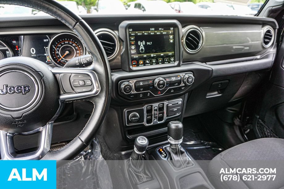 Used 2022 Jeep Gladiator Overland w/ LED Lighting Group AWD/4WD image 31