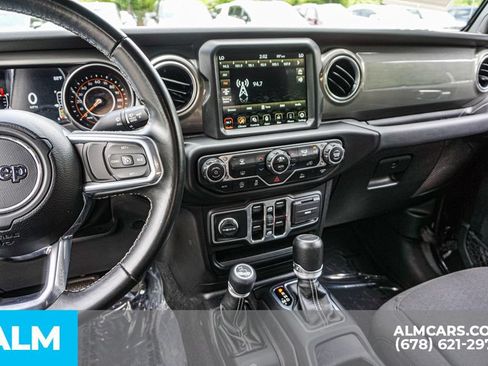Used 2022 Jeep Gladiator Overland w/ LED Lighting Group AWD/4WD image 31