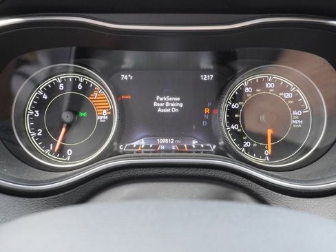 Used 2019 Jeep Cherokee Limited w/ Luxury Group image 25