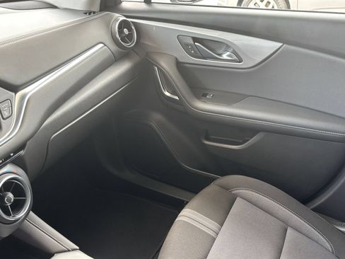 Used 2025 Chevrolet Blazer LT FWD image 36