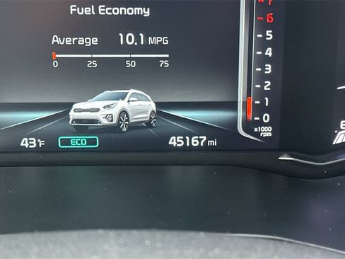 Used 2021 Kia Niro Touring image 29