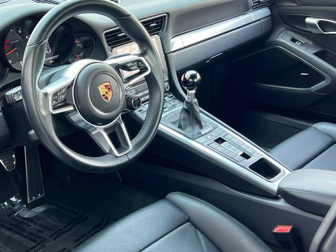 Used 2017 Porsche 911 Carrera RWD image 2