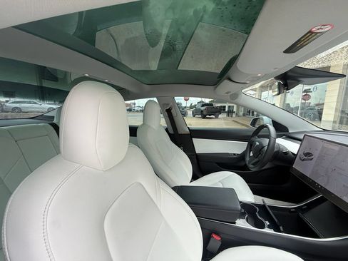 Used 2020 Tesla Model 3 Standard Range Plus RWD image 15
